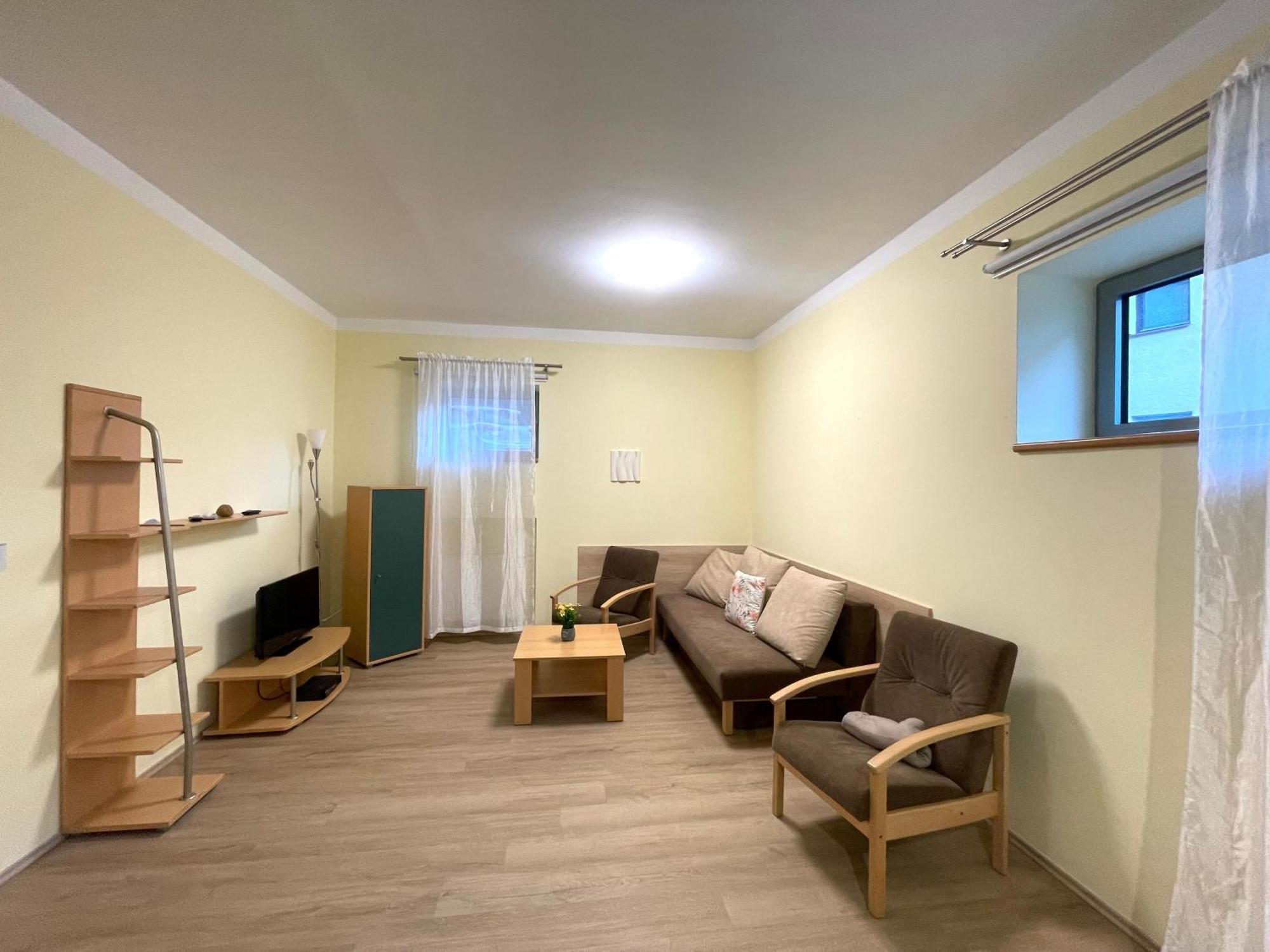 Apartment Ados